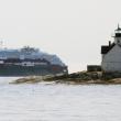 The ship Roald Amundsen and Cuckolds Lighthouse 