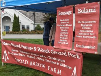 Boothbay Farmer's Market. CANDI JONETH/Boothbay Register