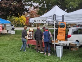 Boothbay Farmer's Market. CANDI JONETH/Boothbay Register