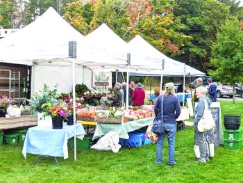 Boothbay Farmer's Market. CANDI JONETH/Boothbay Register