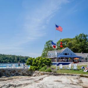 Deck Bar & Grill at Linekin Bay Resort