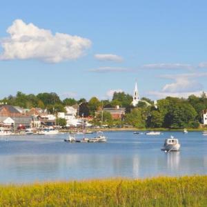 The Lincoln Home Lobsterbake August 12 Newcastle Maine